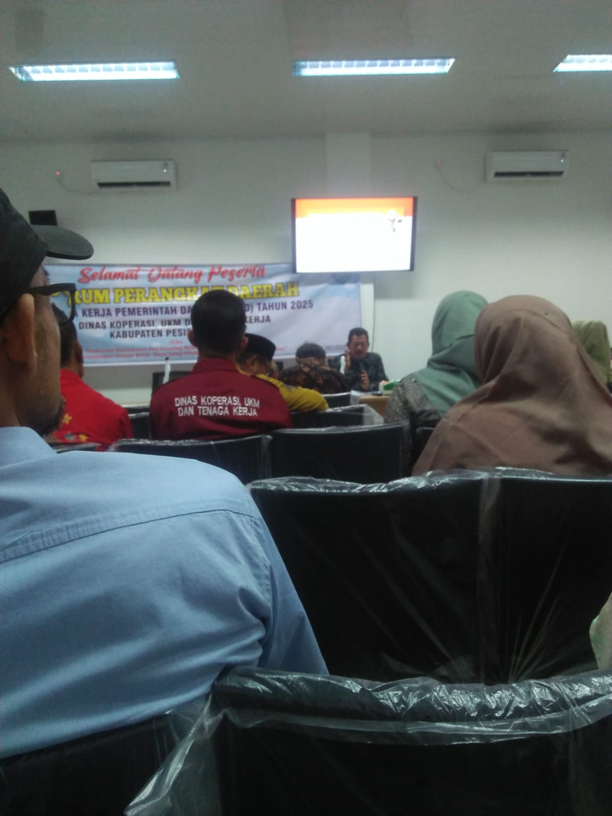 Menghadiri acara dinas koperasi UKM dan tenaga kerja renja tahun 2025
